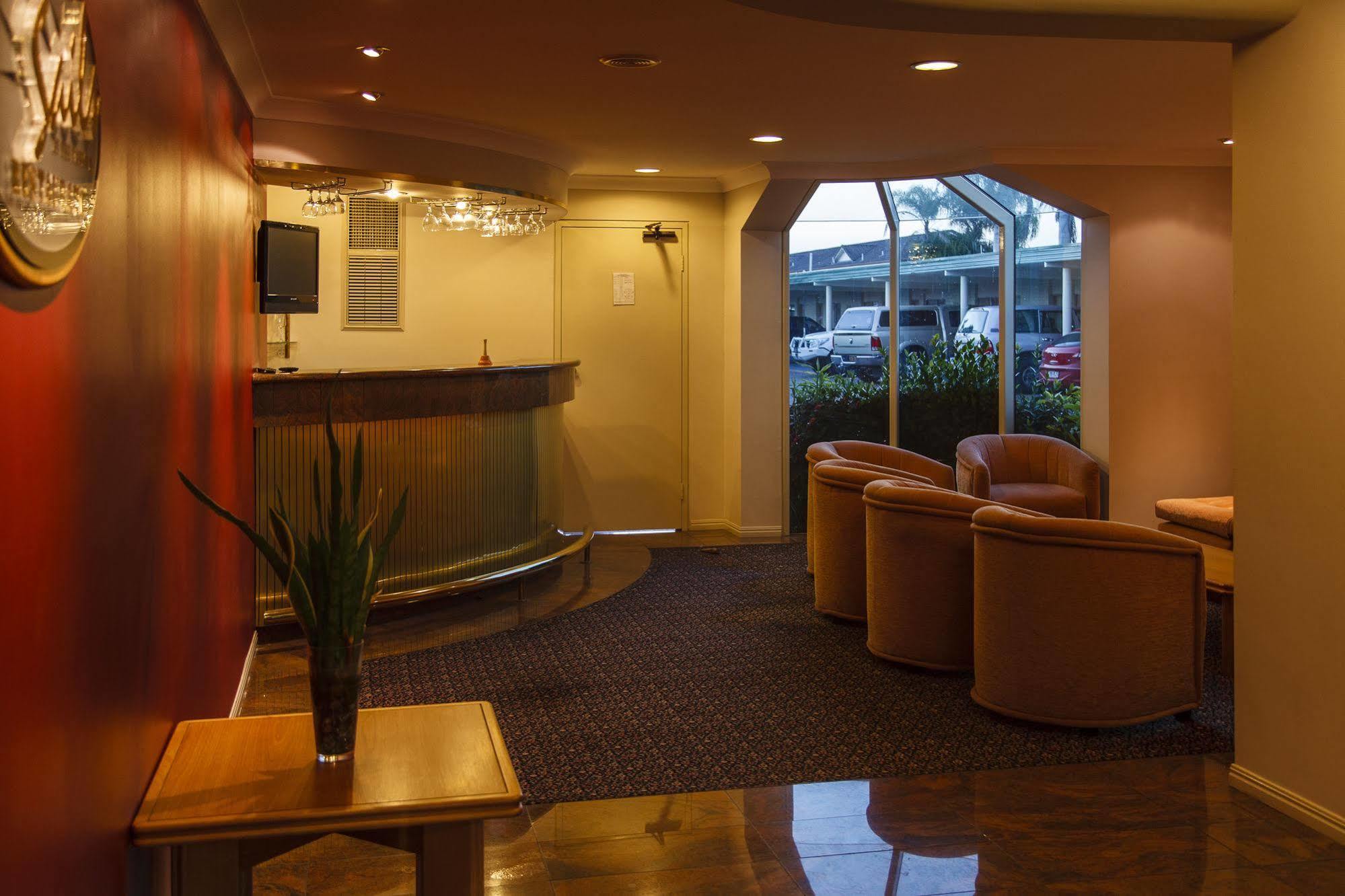 Mcnevins Maryborough Motel Экстерьер фото